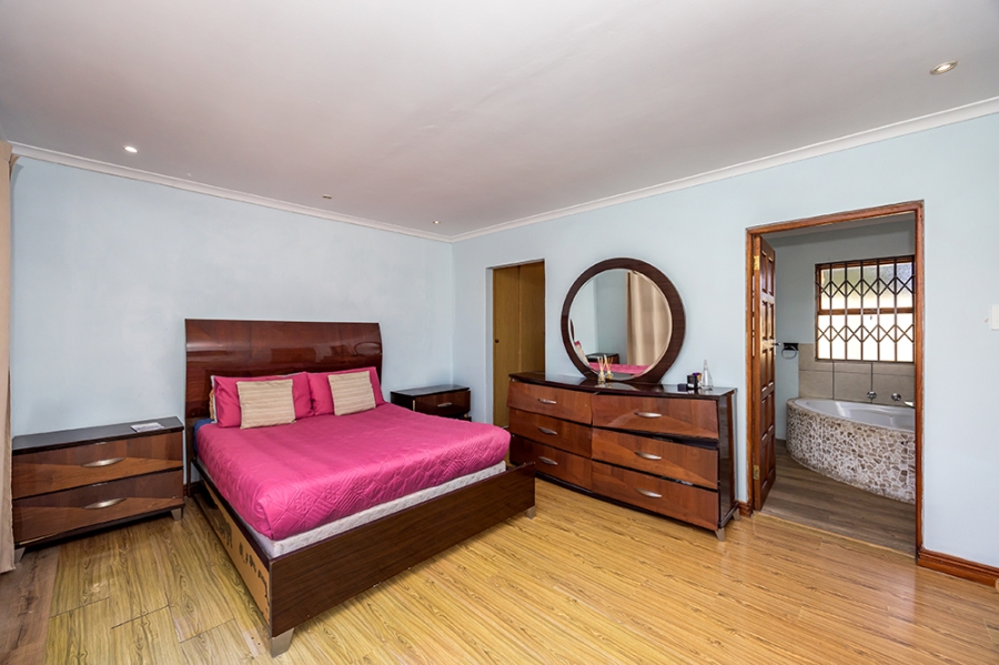 3 Bedroom Property for Sale in Table View Western Cape
